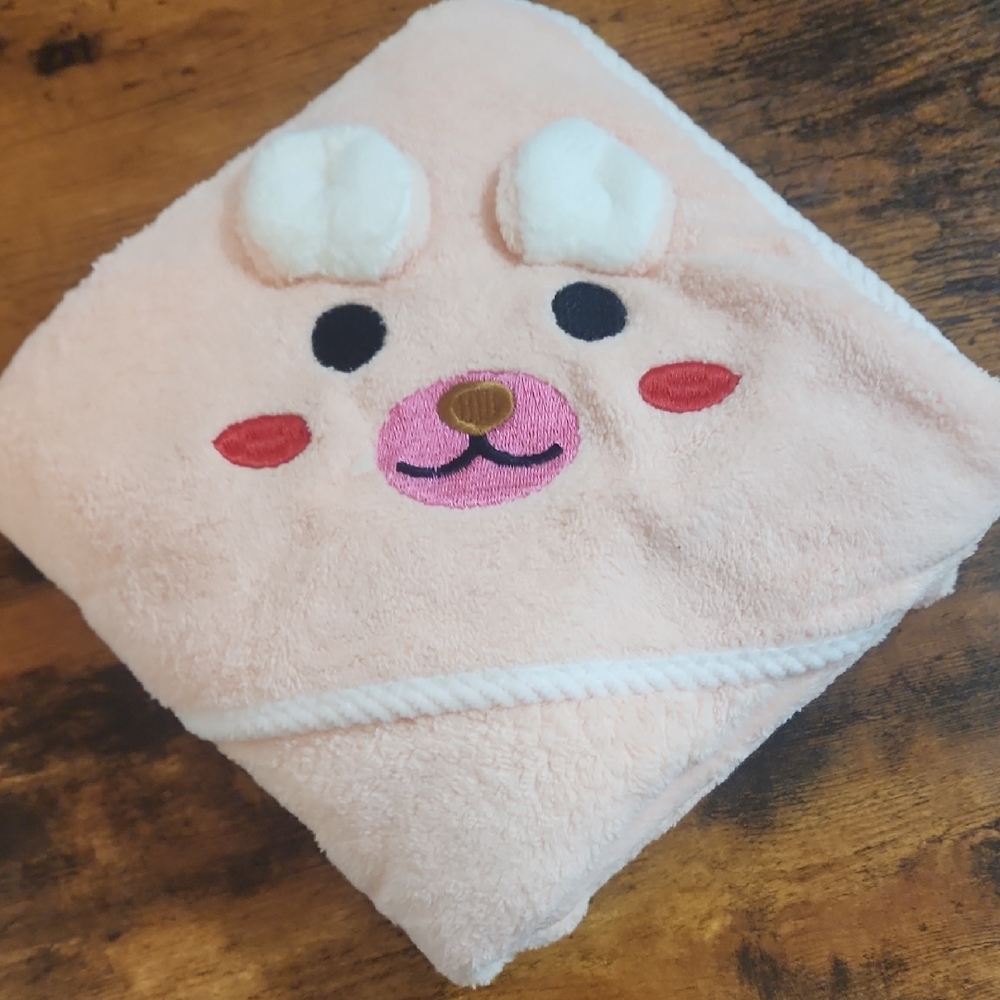 Cute Pink Bear Hooded Towel for Babies Size 31.5-31.5in Made Of Soft & absorbent